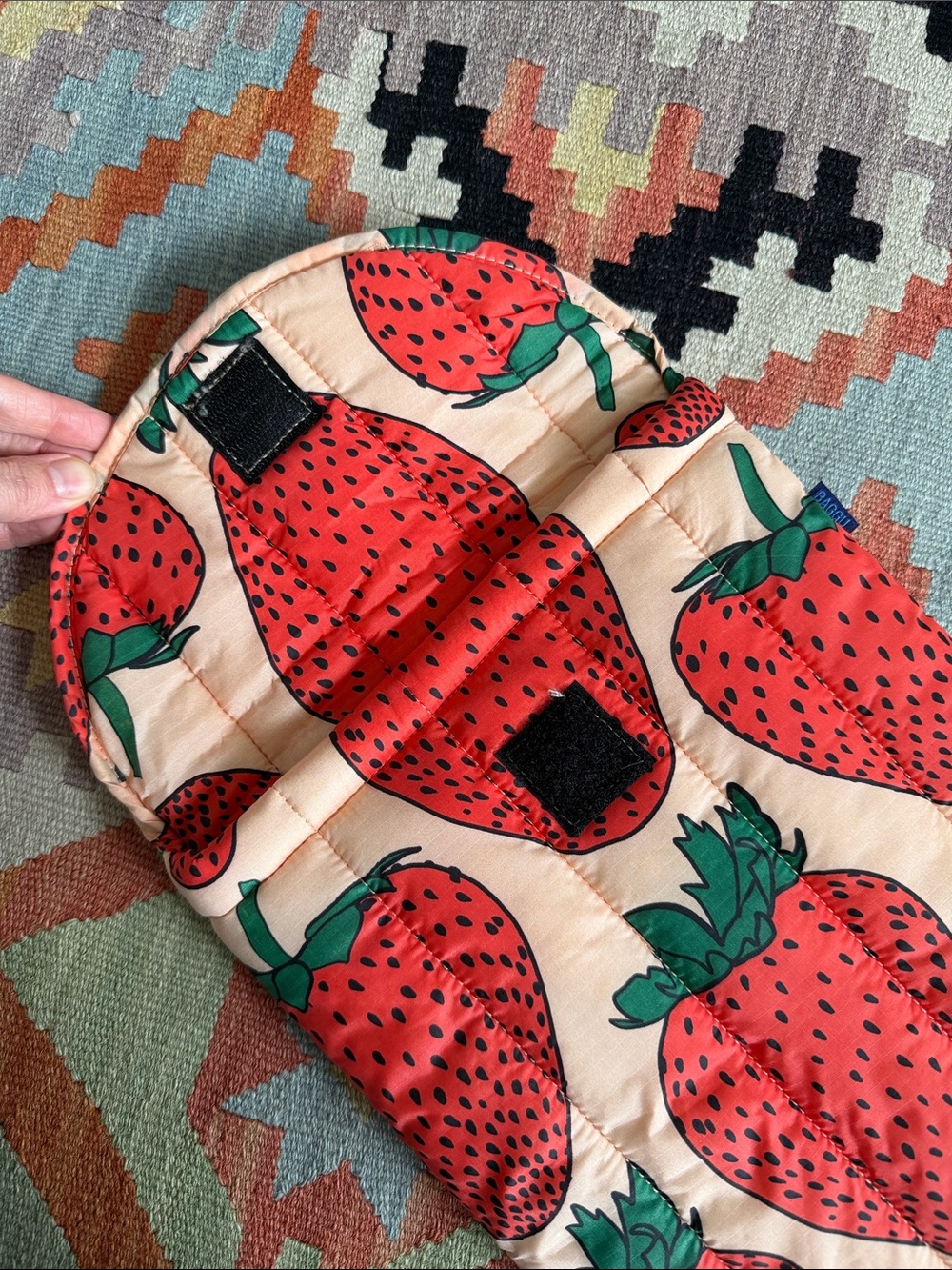 BAGGU Strawberry Print Quilted Laptop Sleeve - Picture 3 of 6